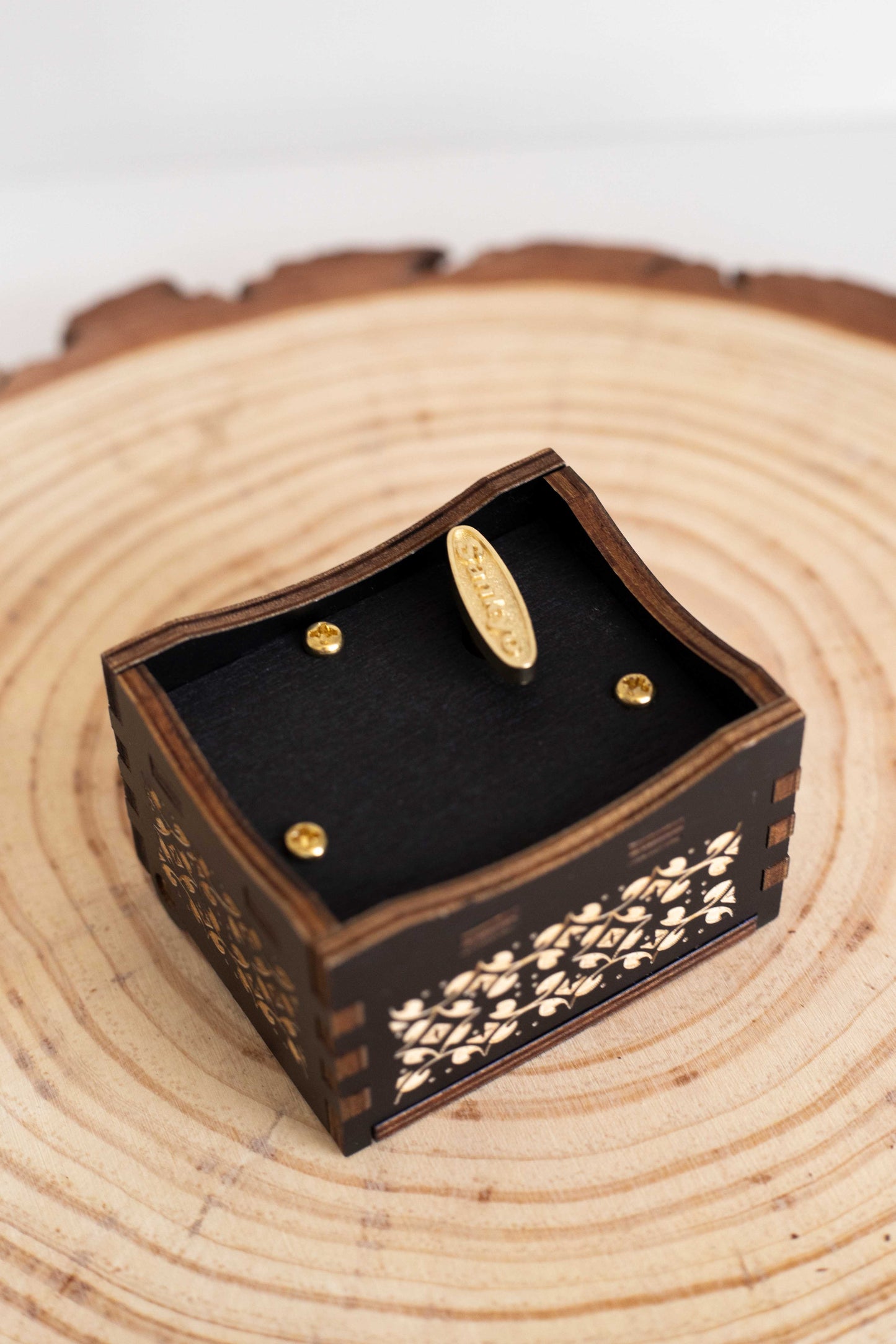 Happy Birthday (Golden B)