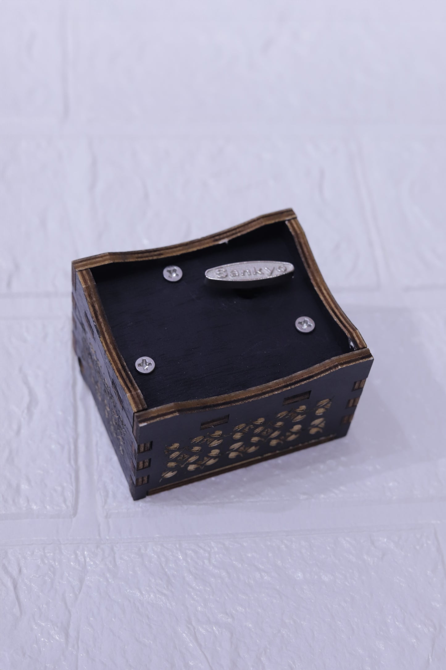 Alice in the Wonderland - Cajita Musical