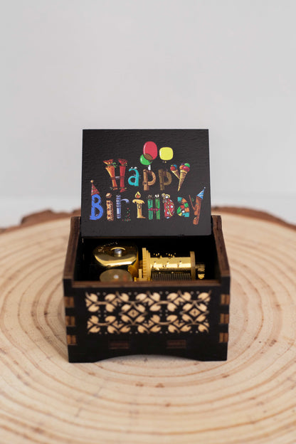 Happy Birthday (Golden N) - Cajita Musical